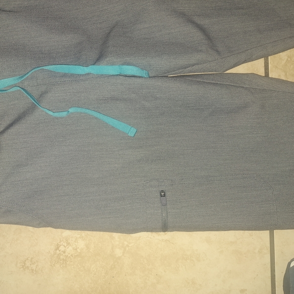 Figs Gray Pants with Blue Drawstring Sixe Small Petite - Picture 2 of 3